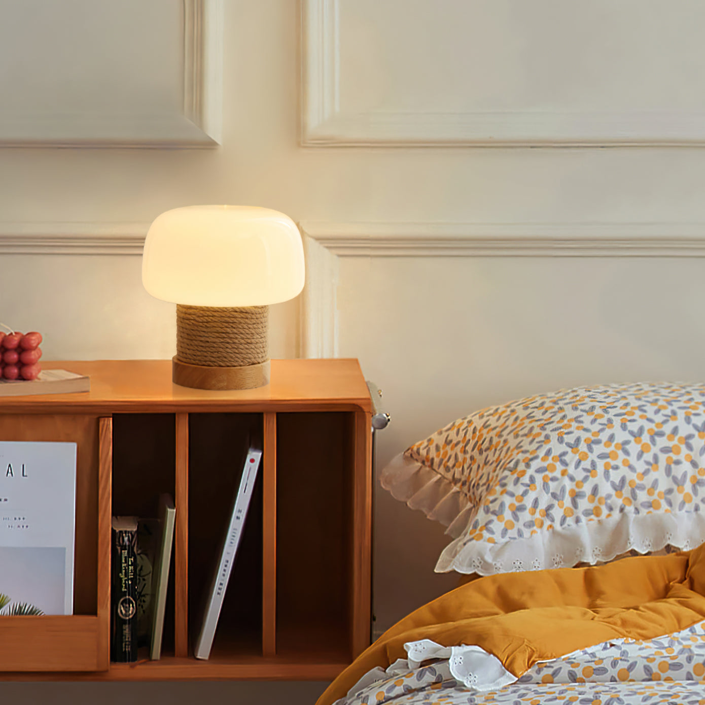 LumiWood - Moderne Tafellamp met Houten Basis