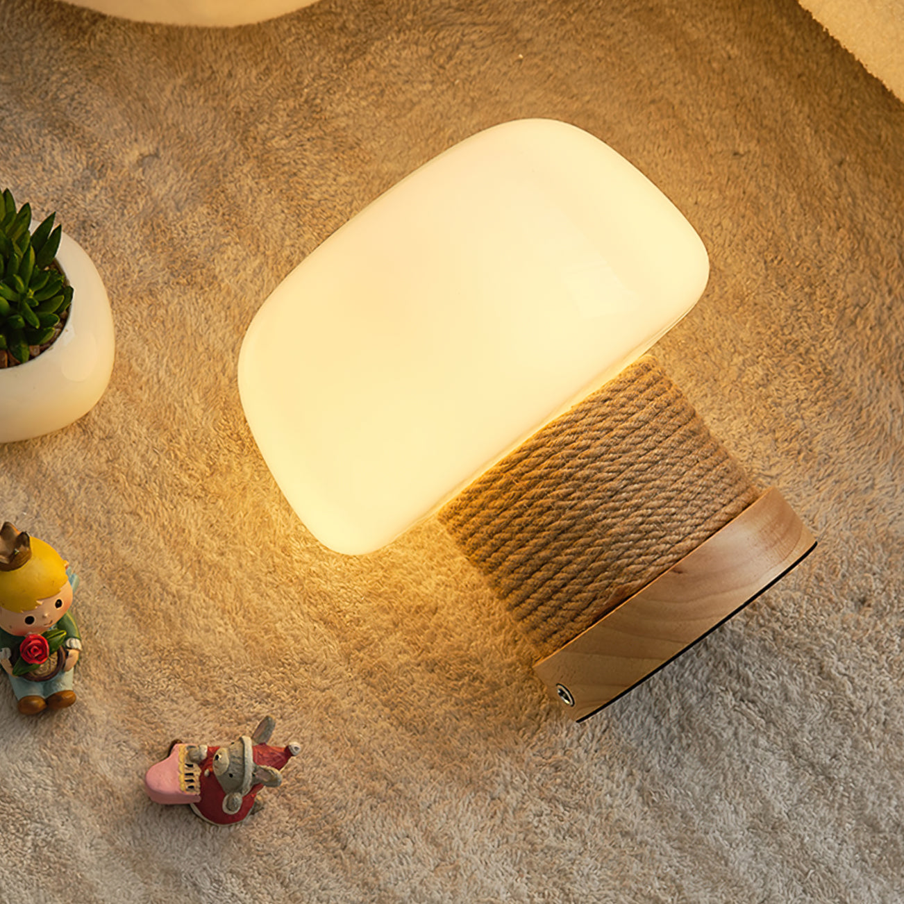 LumiWood - Moderne Tafellamp met Houten Basis