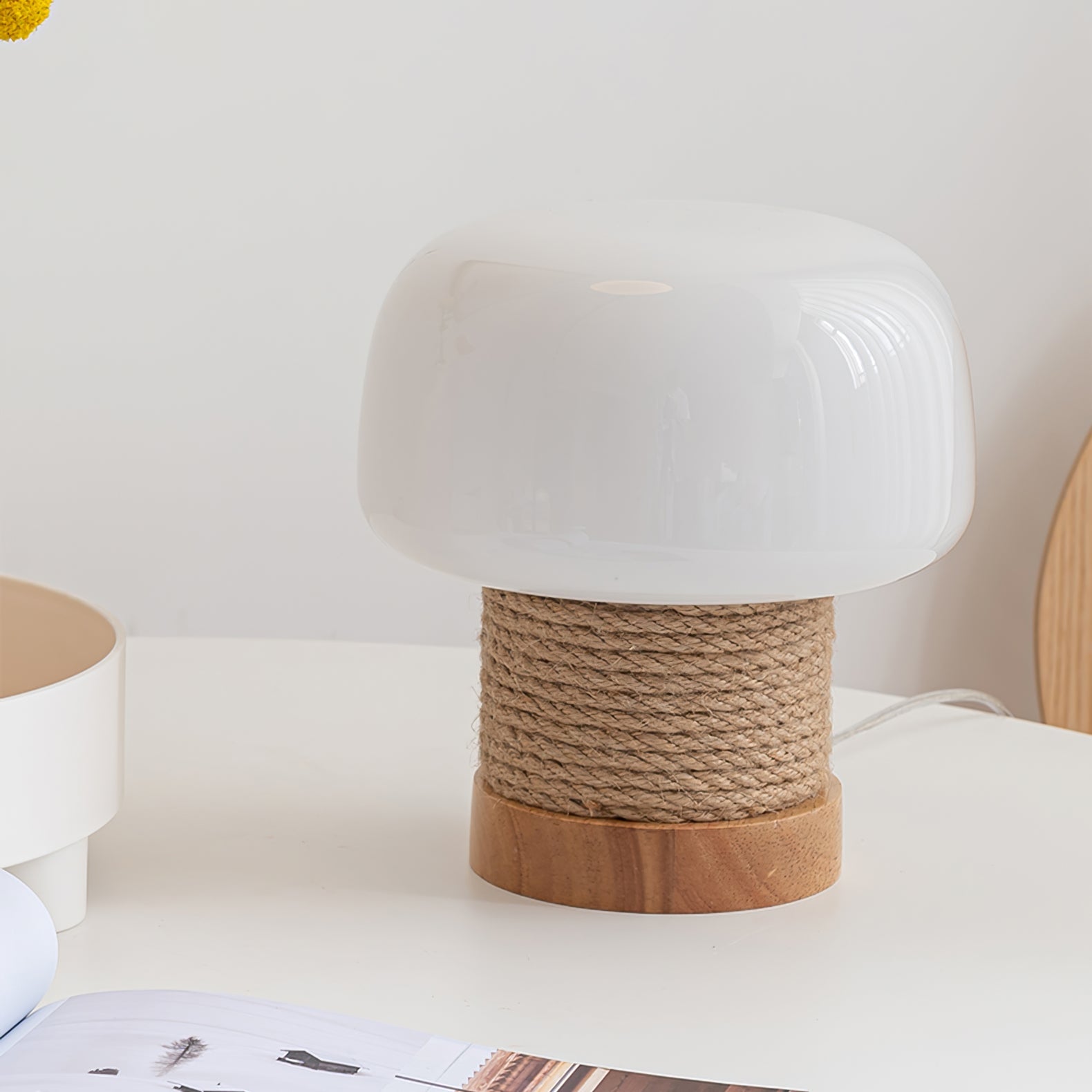 LumiWood - Moderne Tafellamp met Houten Basis
