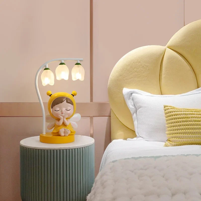 BlossomGlow – Schattige Kinderkamer Tafellamp met LED en Bloemendesign