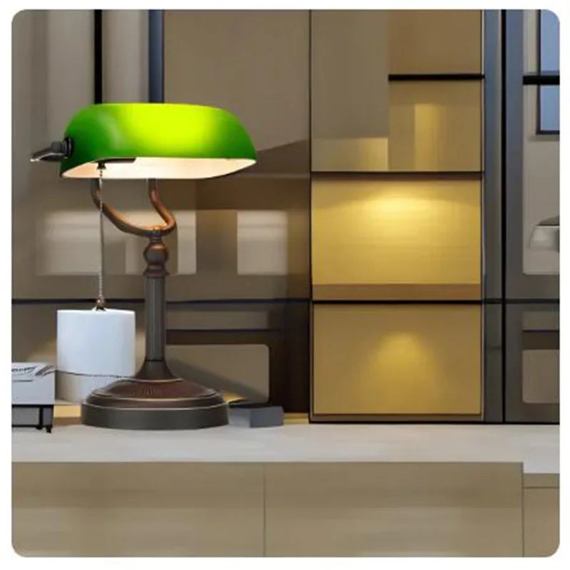 LumiBank - Klassieke Bankierslamp met Groen Glas in Retro Stijl voor Kantoor & Woonkamer