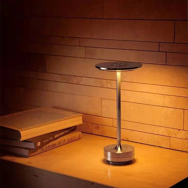 InduLume - Dimbare Industriële Tafellamp met LED Verlichting