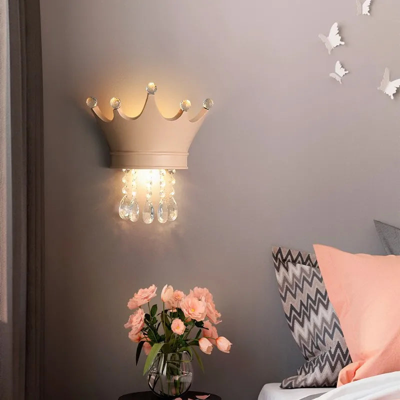 RoyalGlow - Lámpara de Pared Corona con Cristales – Elegante Lámpara LED