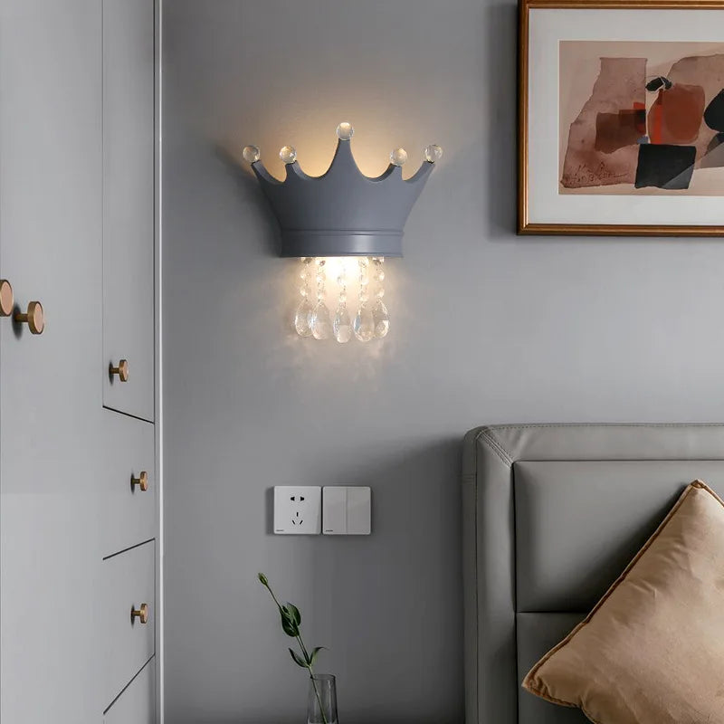 RoyalGlow - Lámpara de Pared Corona con Cristales – Elegante Lámpara LED