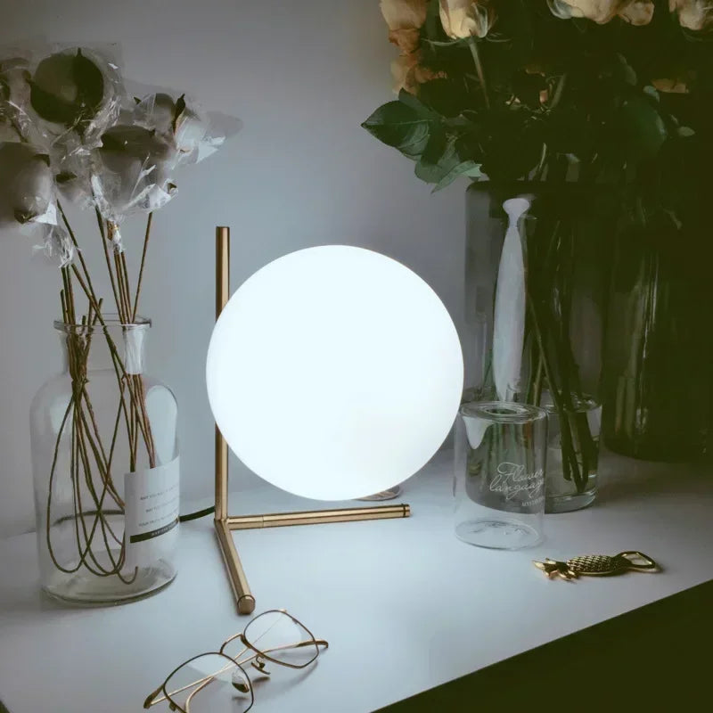 GlassLume - Lámpara de mesa de vidrio moderna y minimalista | Iluminación elegante
