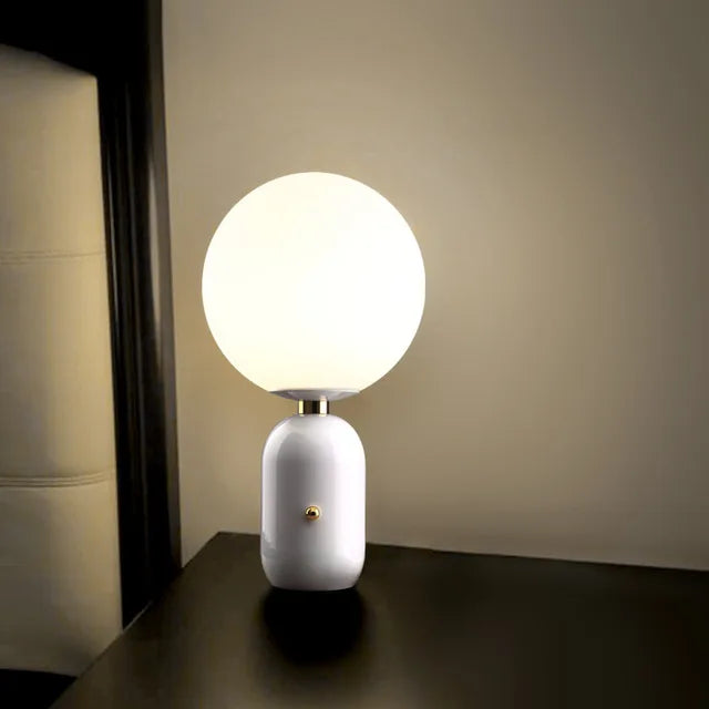 LumeSphere – Scandinavische Tafellamp met Modern Design voor Woon- en Slaapkamer