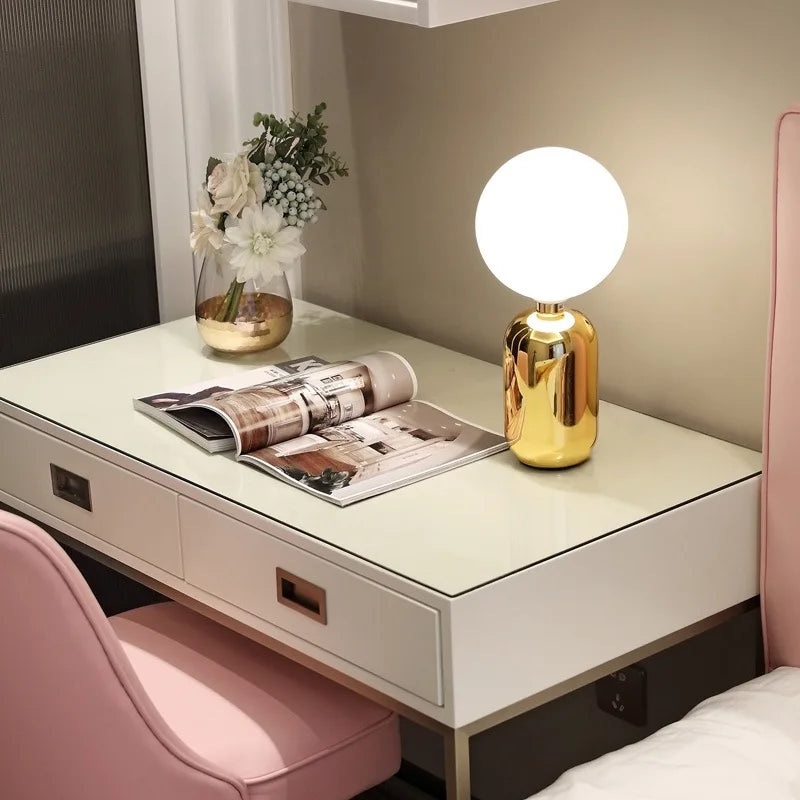 LumeSphere – Scandinavische Tafellamp met Modern Design voor Woon- en Slaapkamer