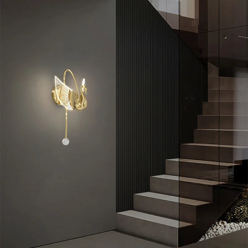 SereneSwan – Elegante lampada da parete raffinata per interni di lusso