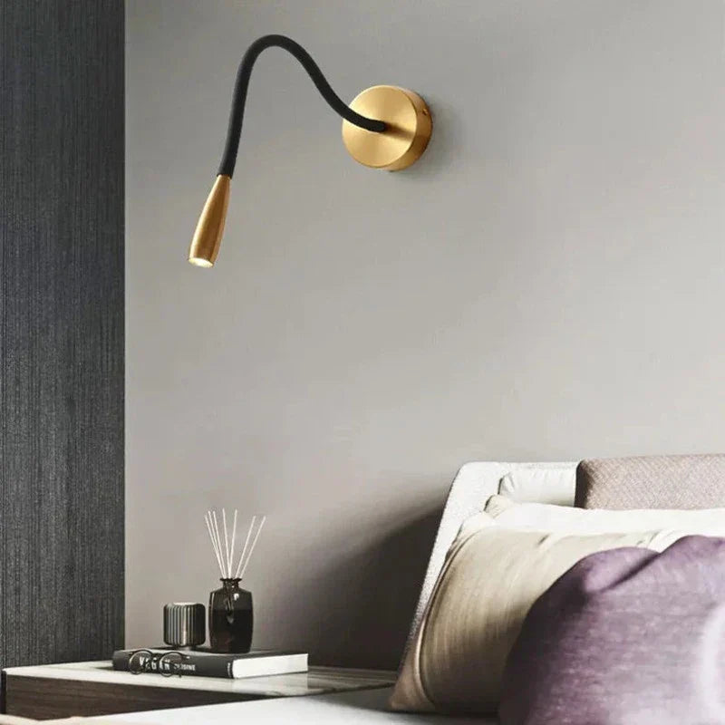 FlexiGlow - Moderne LED Wandlamp met Verstelbare Arm
