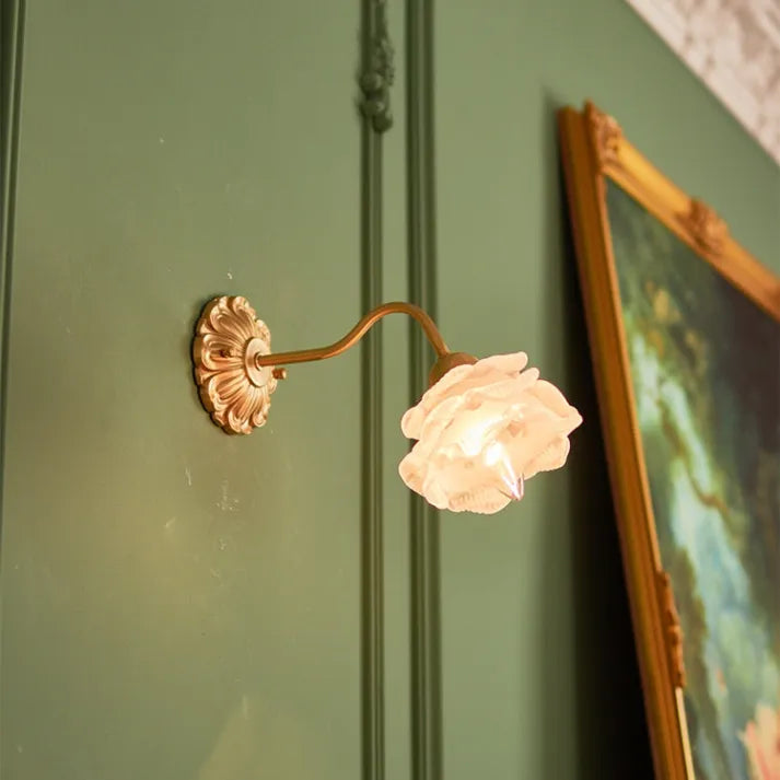 BlossomGlow – Vintage Koper Bloemblad Wandlamp