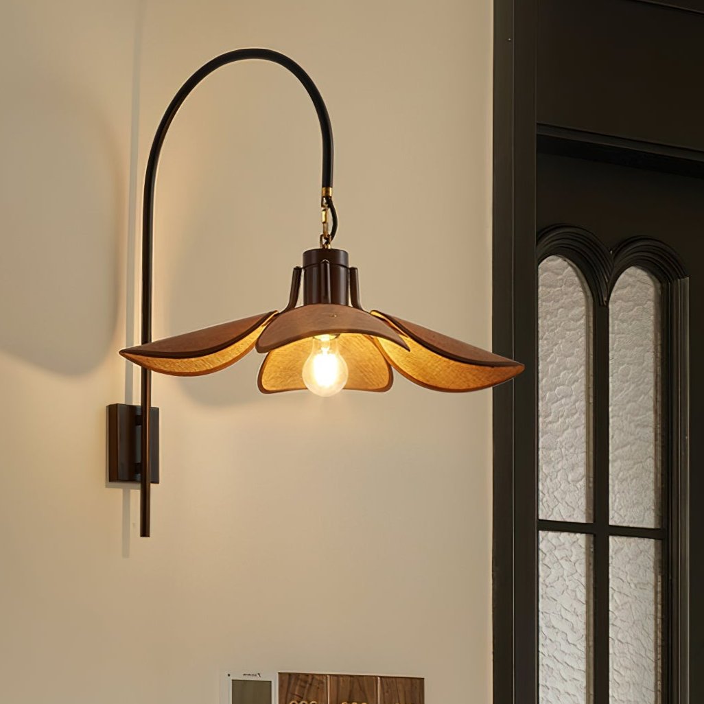 FloraLume – Bloemvorm Wandlamp voor Elegante Verlichting