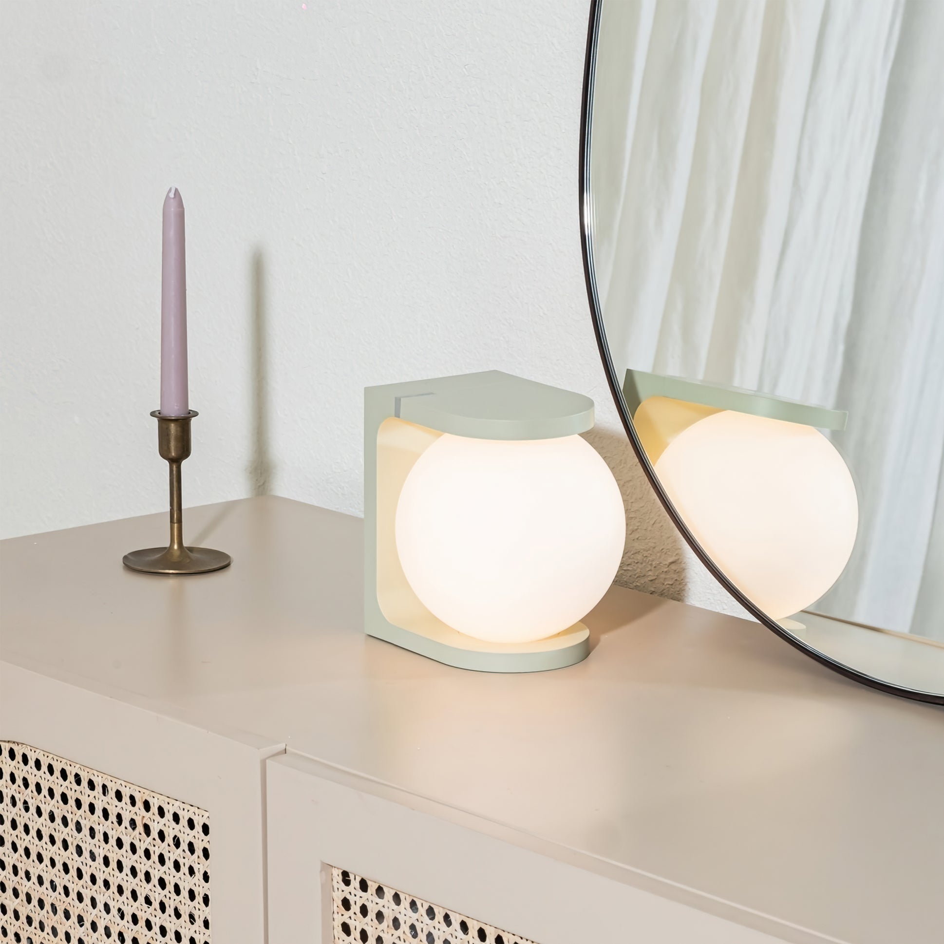 LumiCharge - Draadloze Oplaadbare LED Tafellamp met Boekensteun