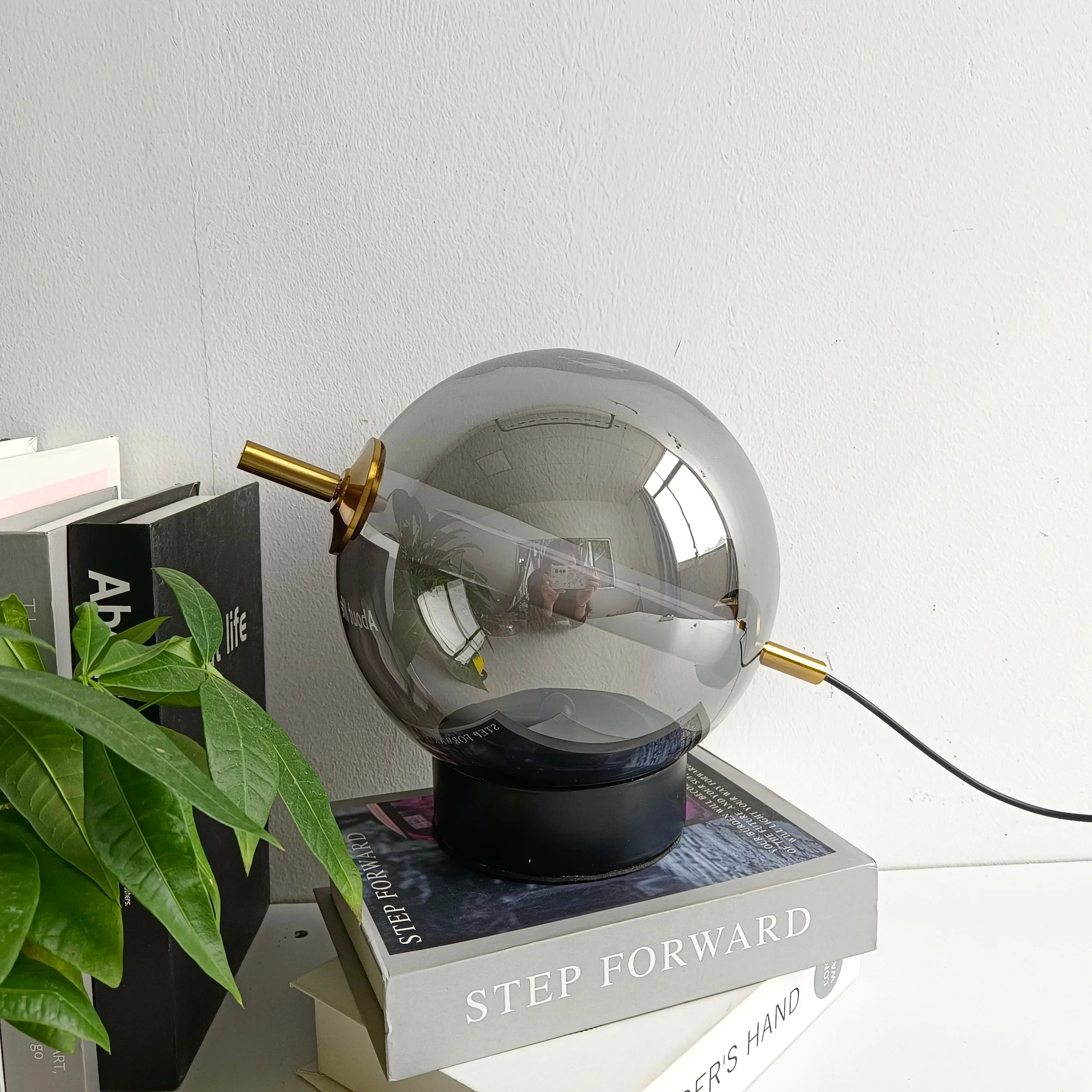RetroGlass - Vintage Tafellamp met LED Verlichting voor Sfeervolle Accenten