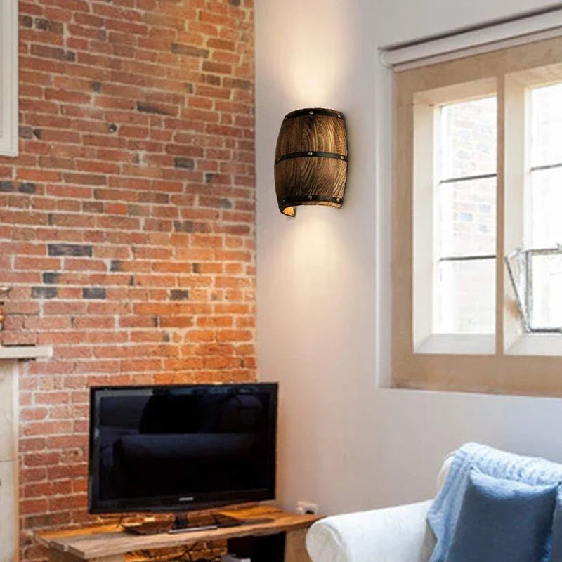 RetroCask - Lampada da parete in legno | Design vintage a botte per un'illuminazione d'atmosfera