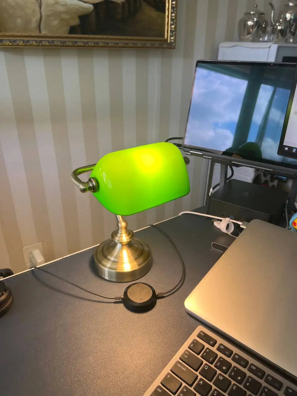 RetroCharm - Vintage Mini Desk Lamp