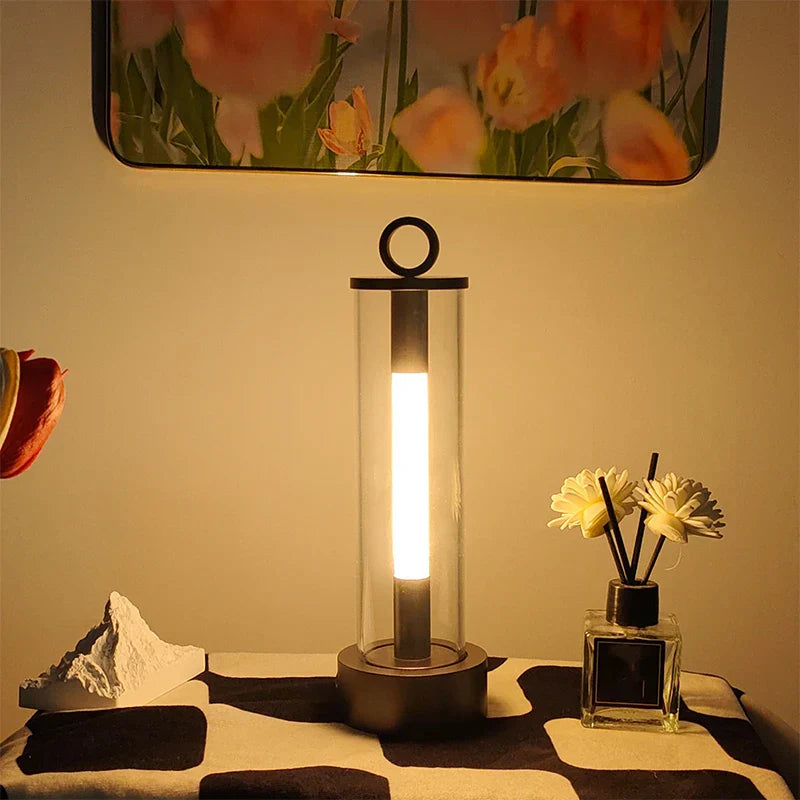 GlowLuxe - Oplaadbare LED Tafellamp voor Binnen & Buiten, Draadloos en Weerbestendig