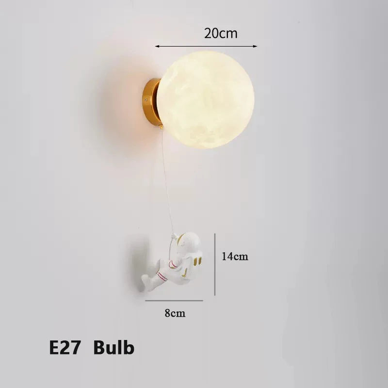 LunarGlow - Astronaut Wandlamp met Maanvormig Licht