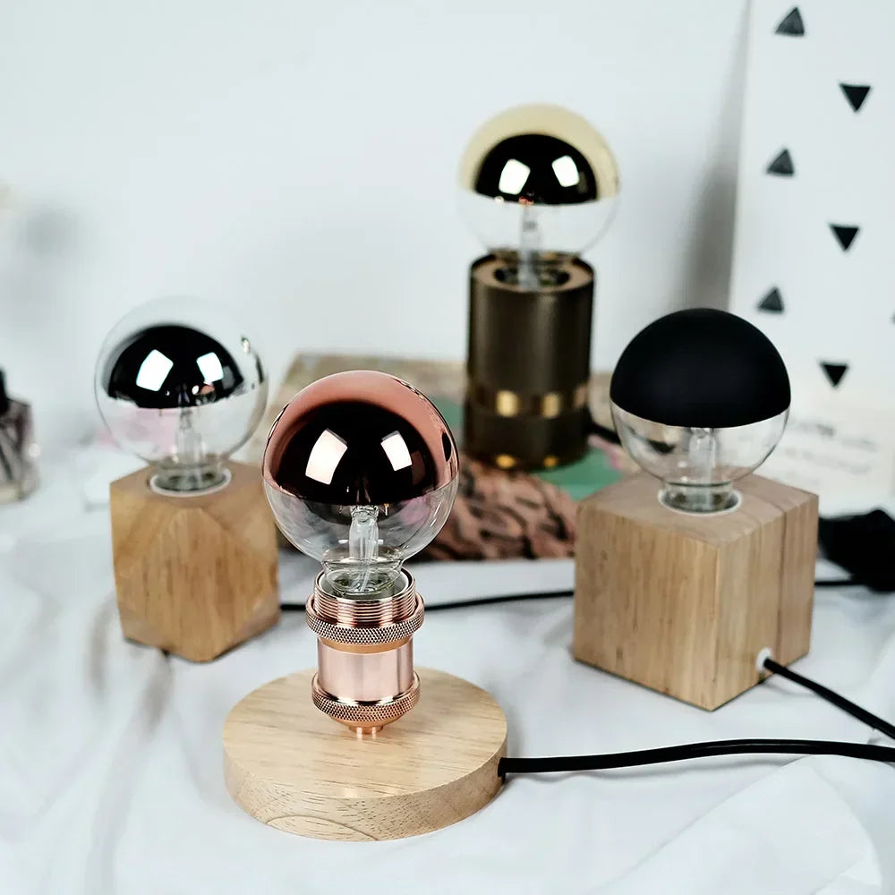 RetroGlow - Vintage LED Tafellamp met Houten Basis, Dimbaar en Warm Licht