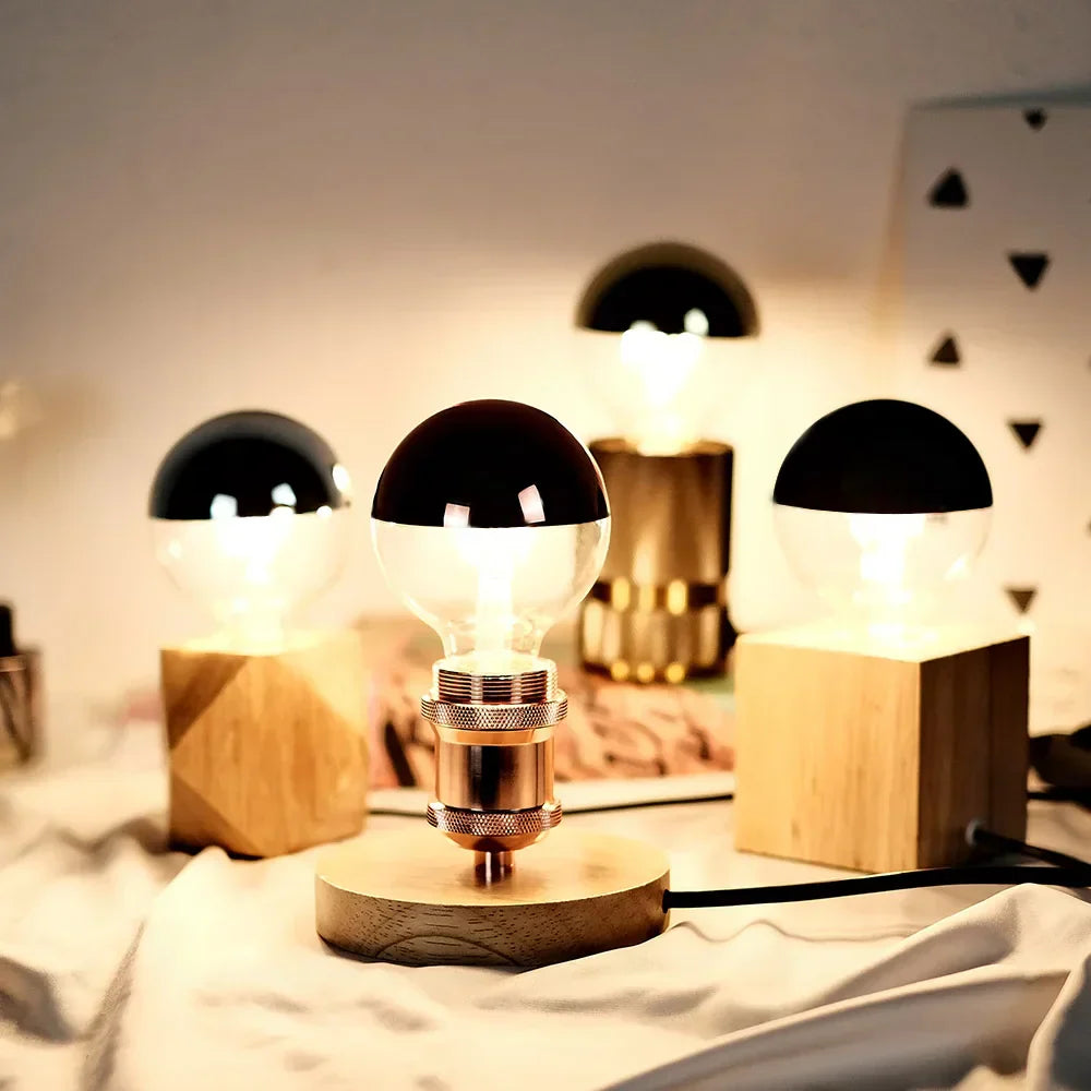 RetroGlow - Vintage LED Tafellamp met Houten Basis, Dimbaar en Warm Licht