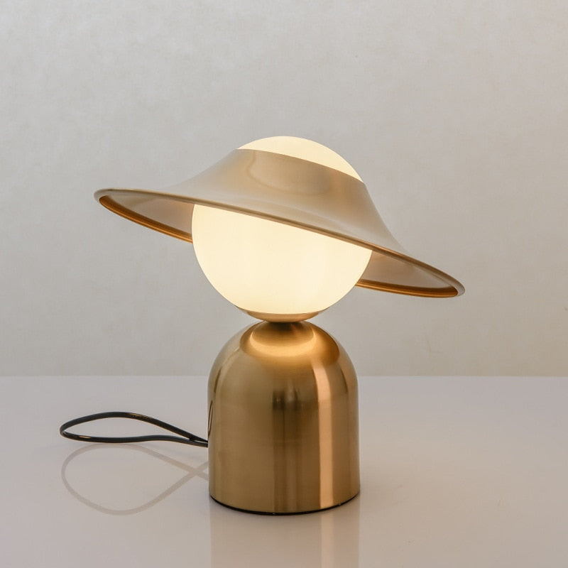 LuxeLume - Gouden Tafellamp met LED Verlichting