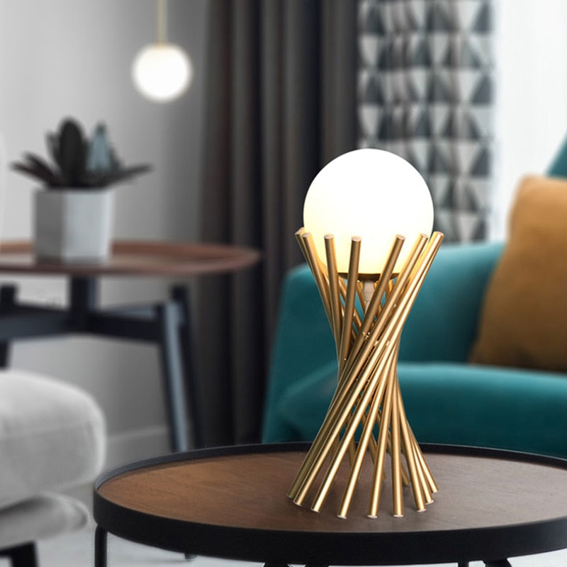 LumiGlobe - Moderne Gouden Tafellamp met LED Verlichting