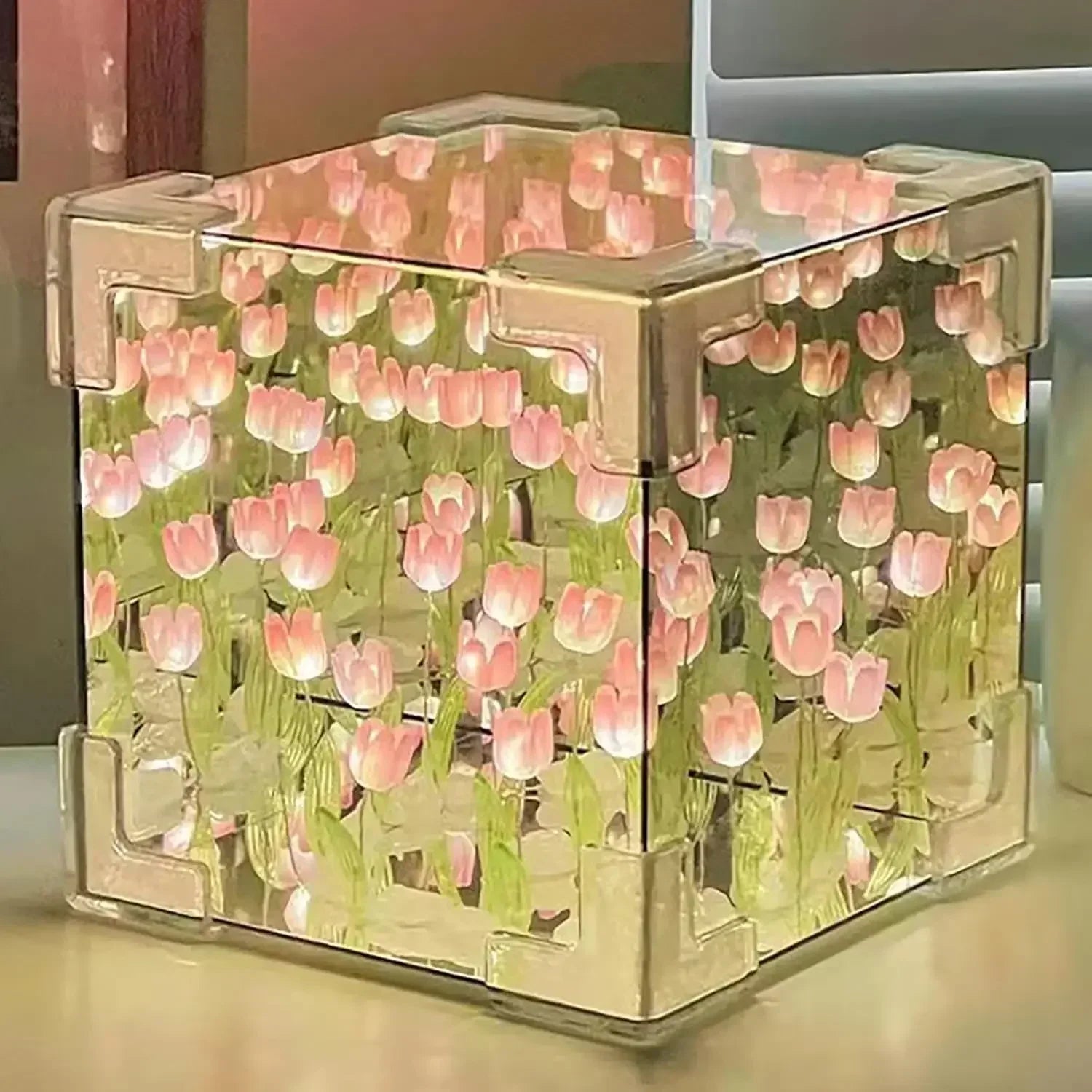 MirrorBloom - DIY Spiegelkubus Lamp met Tulpenontwerp