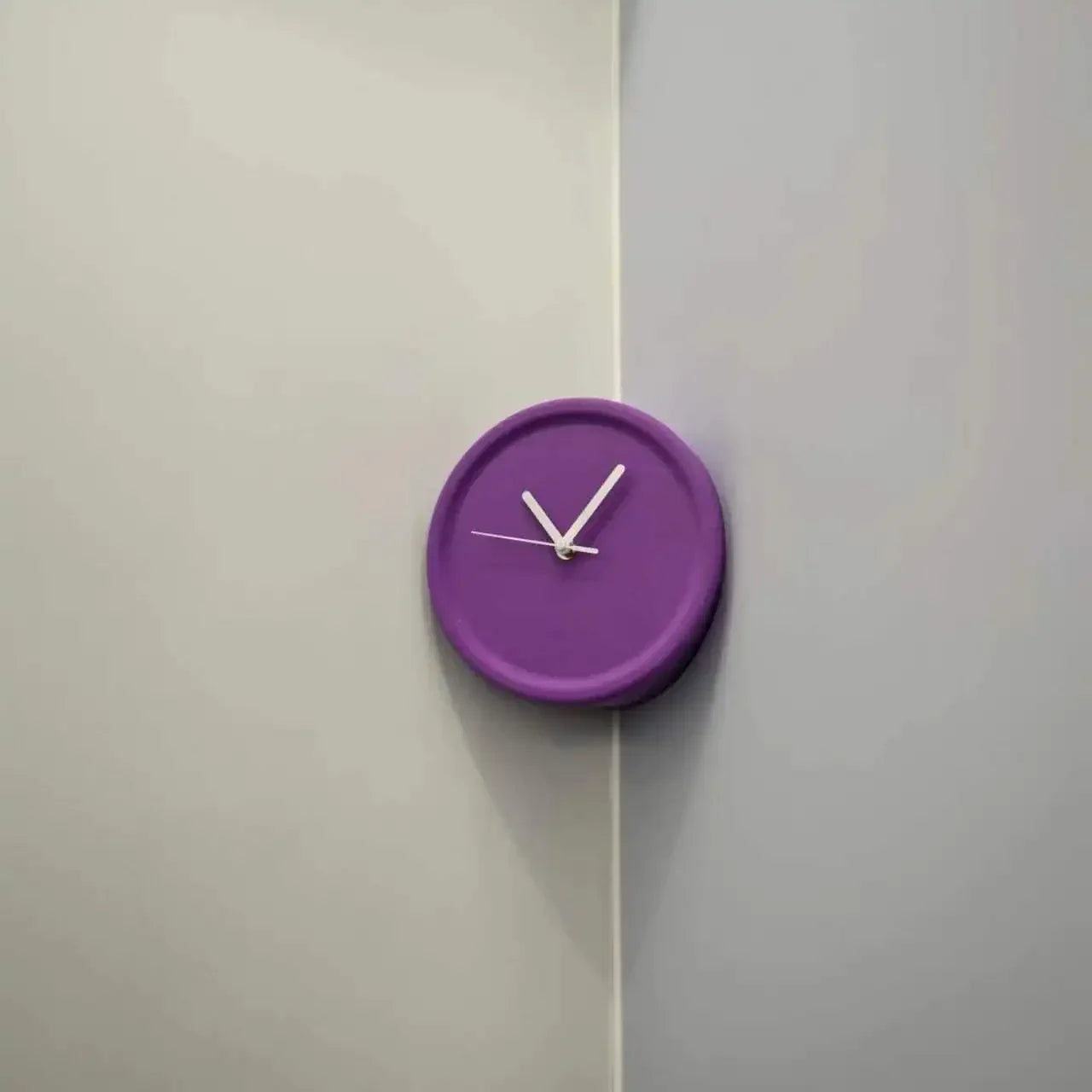 SilentCorner - Reloj de pared silencioso sin taladro para esquinas en casa