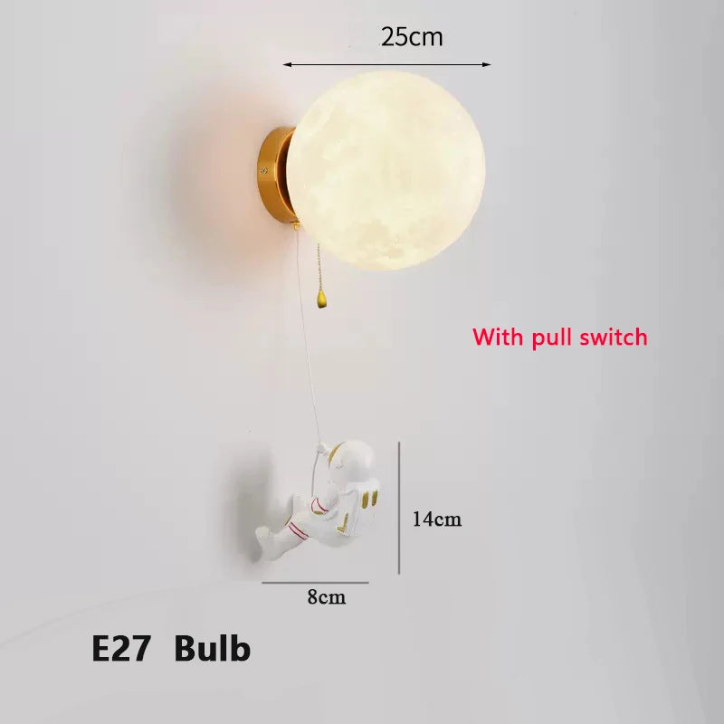 LunarGlow - Astronaut Wandlamp met Maanvormig Licht