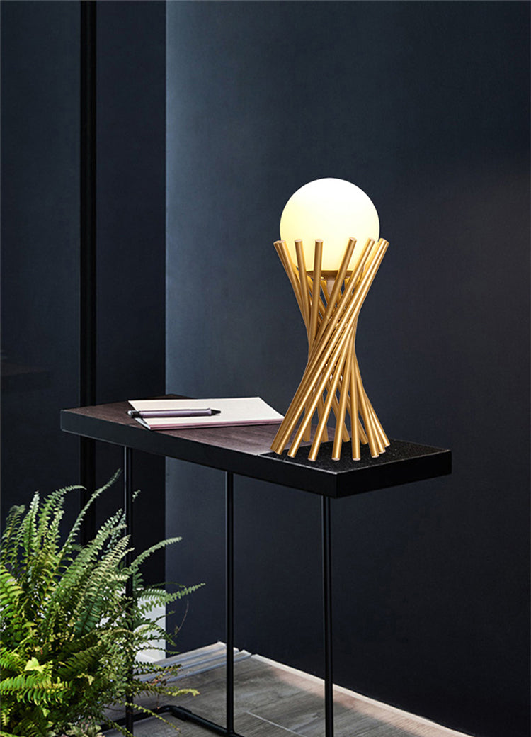 LumiGlobe - Moderne Gouden Tafellamp met LED Verlichting