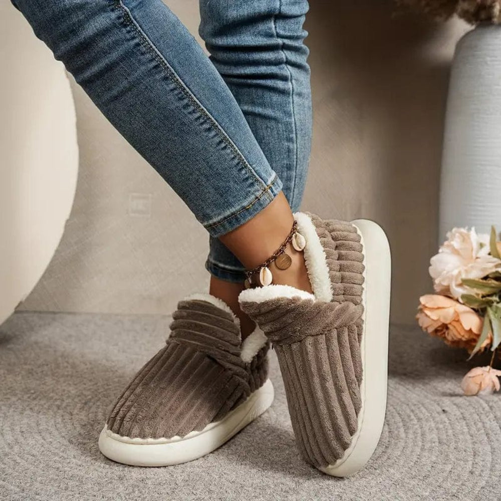 Unisex Winter Slippers Cozy Soft Warmth Non-Slip Sole Family Friendly 2
