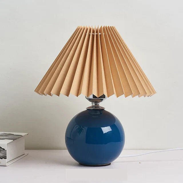 ClassicGlow - Vintage Tafellamp met Geplooide Lampenkap