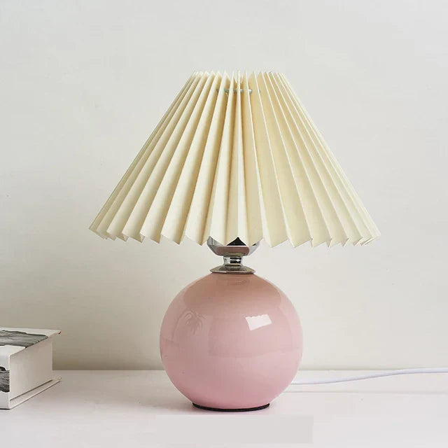 ClassicGlow - Vintage Tafellamp met Geplooide Lampenkap