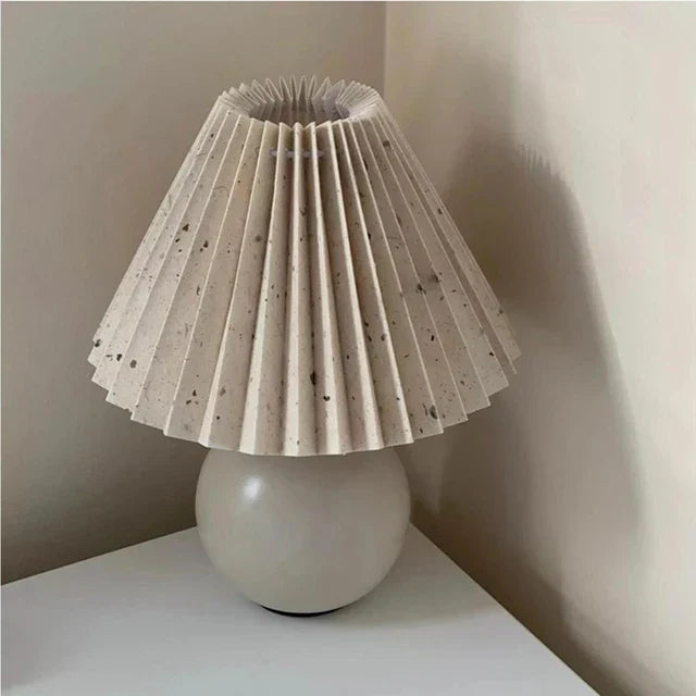 ClassicGlow - Vintage Tafellamp met Geplooide Lampenkap