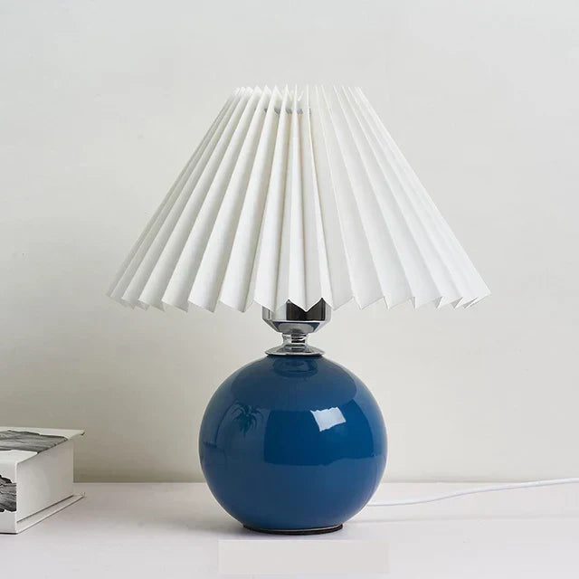 ClassicGlow - Vintage Tafellamp met Geplooide Lampenkap