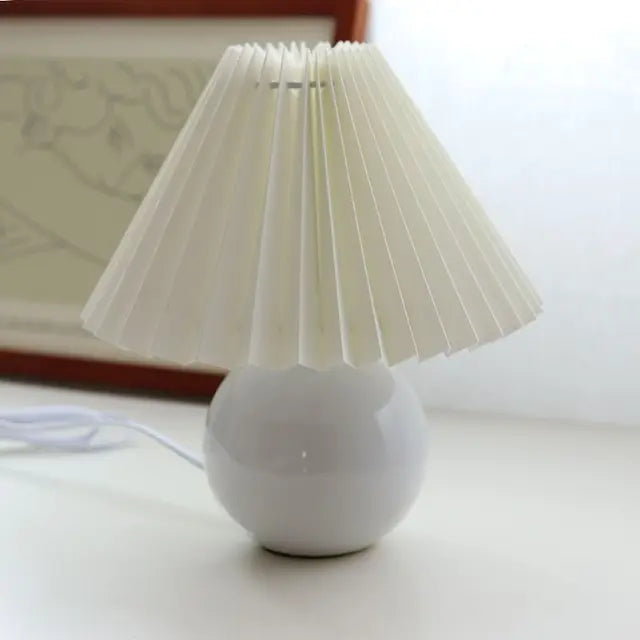 ClassicGlow - Vintage Tafellamp met Geplooide Lampenkap