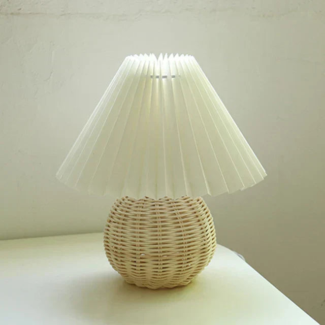 ClassicGlow - Vintage Tafellamp met Geplooide Lampenkap