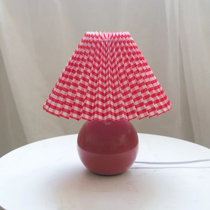 ClassicGlow - Vintage Tafellamp met Geplooide Lampenkap