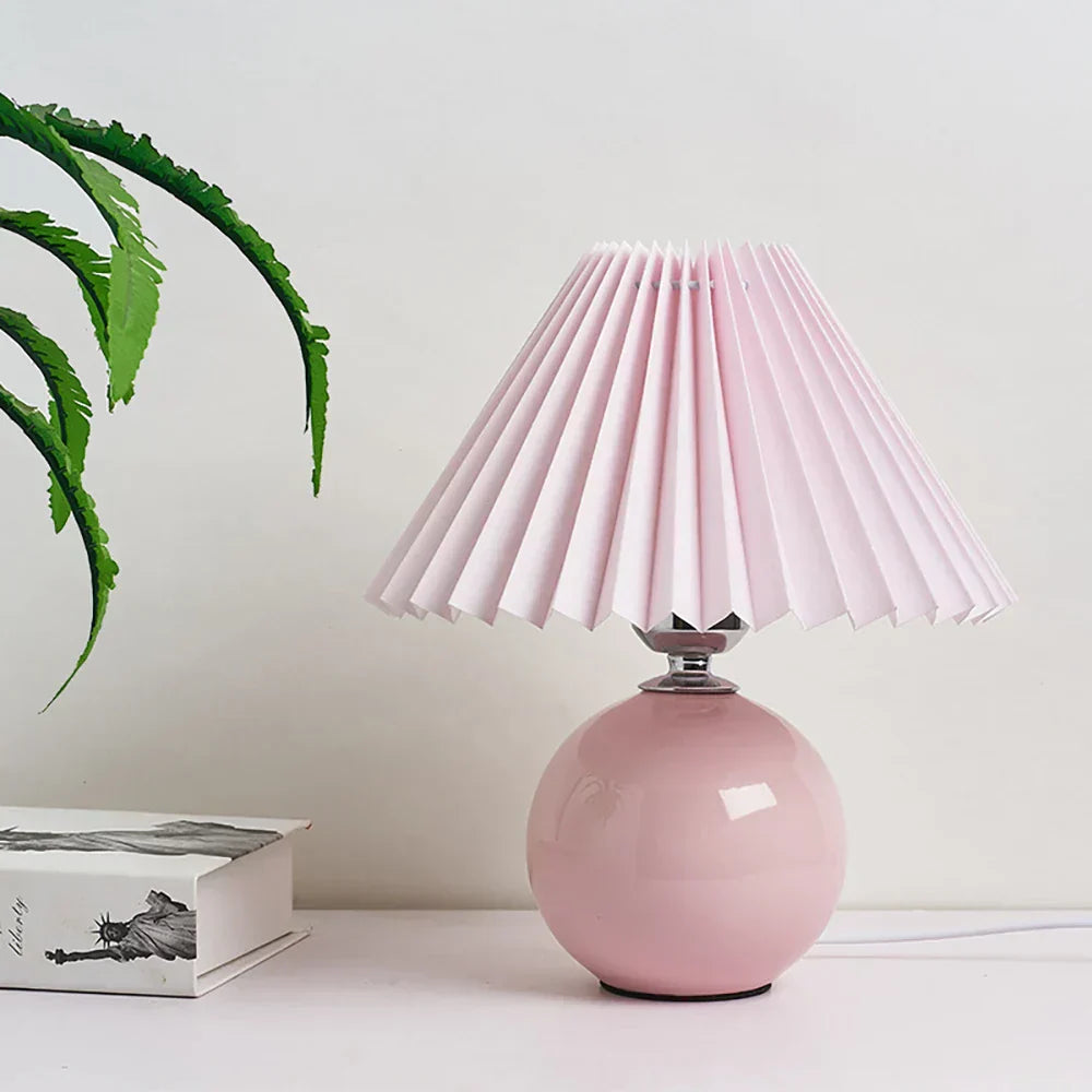 ClassicGlow - Vintage Tafellamp met Geplooide Lampenkap