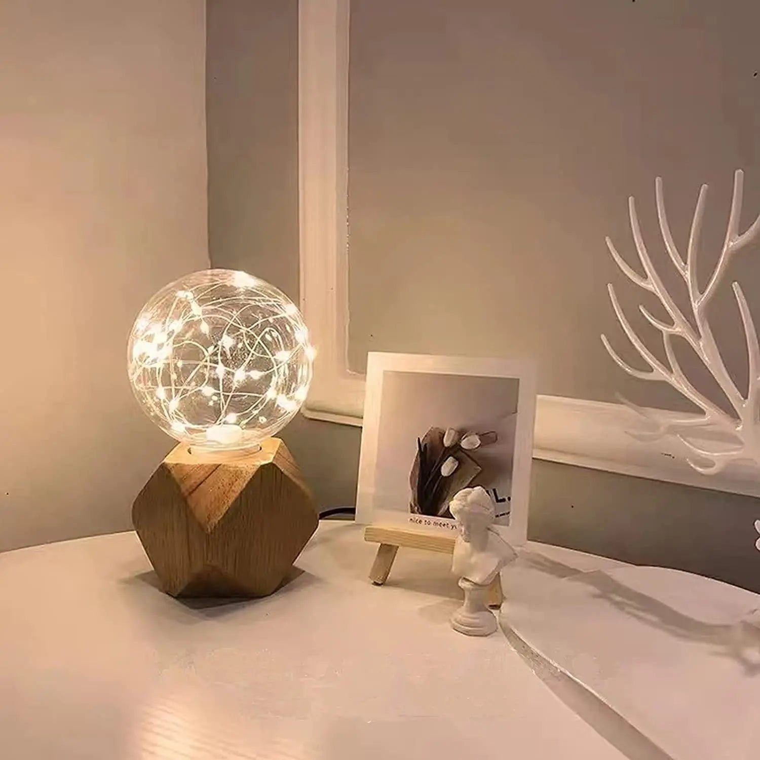RetroWood - Houten Tafellamp met Lichtbol voor Sfeervolle Verlichting