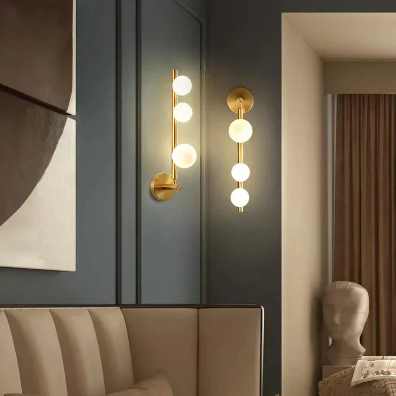 GoldenSphere - Lámpara de pared dorada moderna con esferas de vidrio