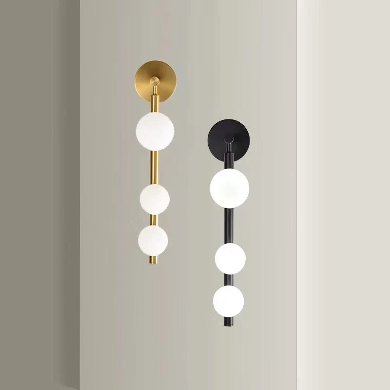 GoldenSphere - Lámpara de pared dorada moderna con esferas de vidrio