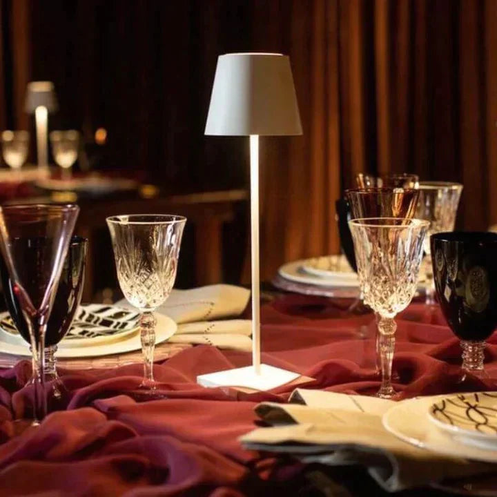LuxoLite - Elegante draadloze tafellamp  New Description: