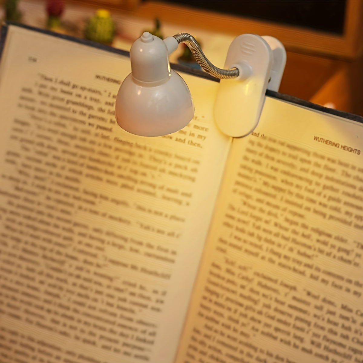 MiniGlow - Draagbare Clip-On Leeslamp met Drukknopbediening