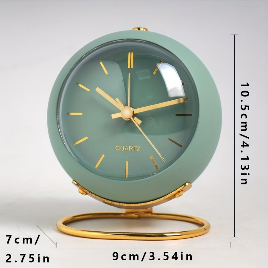 EleganceTime - Stijlvolle Quartz Wekker met Metalen Frame