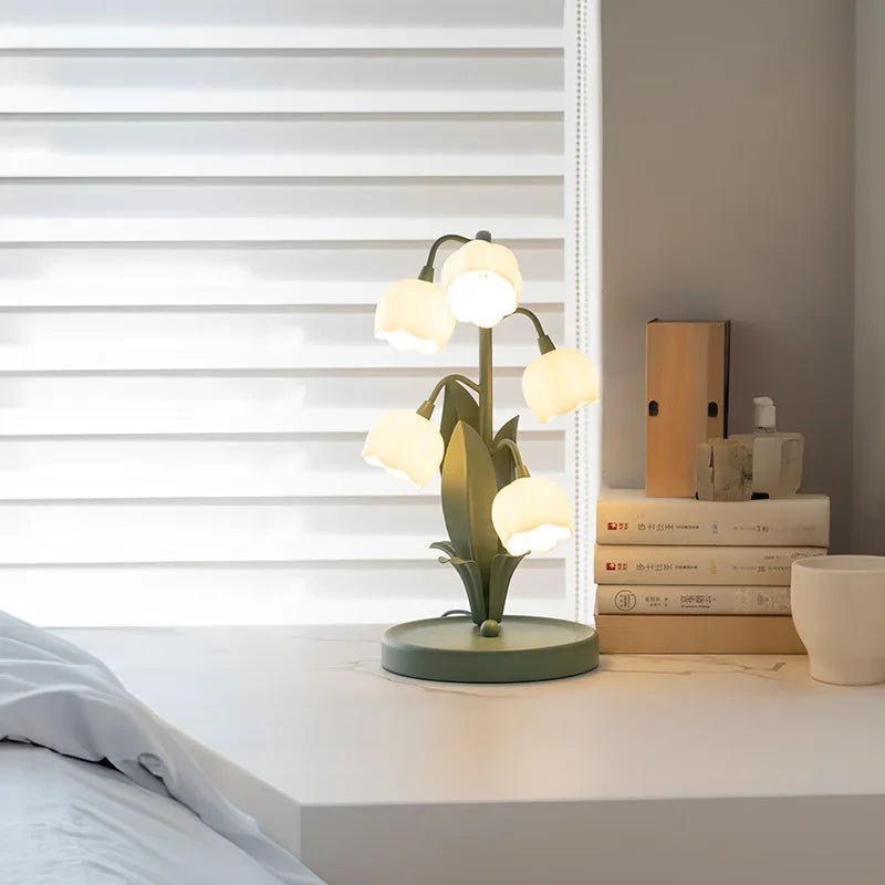 LumeBlossom – LED Tafellamp in Bloemvorm met Scandinavisch Design