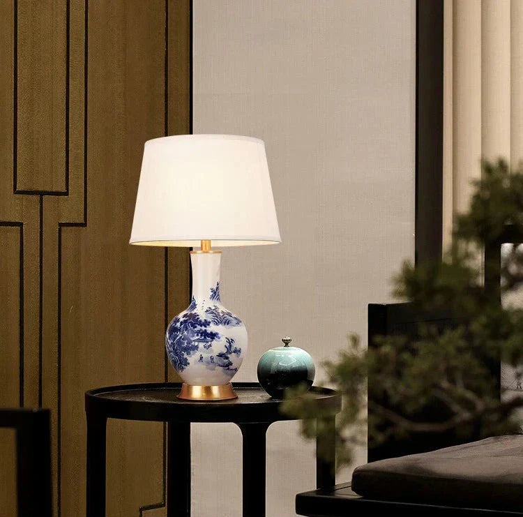 LumiChinois - Keramische Tafellamp in Chinoiserie Stijl met Stoffen Lampenkap