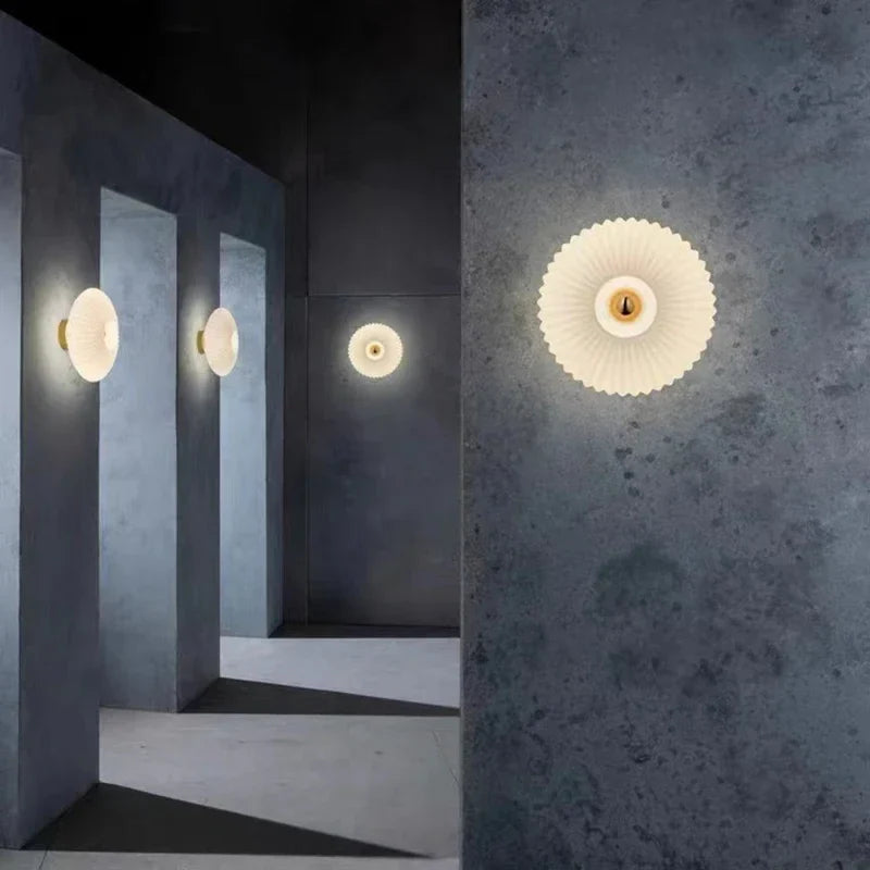 NimbusFlux - Wandlamp van glas met golvende lichtreflectie