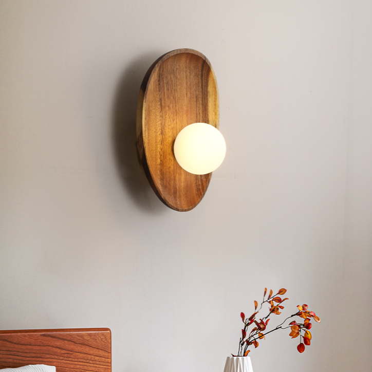 WoodGlo – Minimalist Wall Lamp Made of Solid Wood with LED Lighting