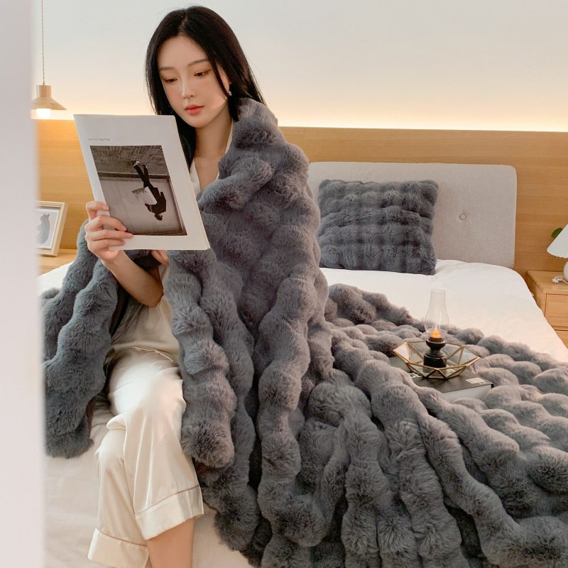 Luxe Bubble Fleece Blanket – Imitation Rabbit Fur, Thick Sofa and Office Blanket