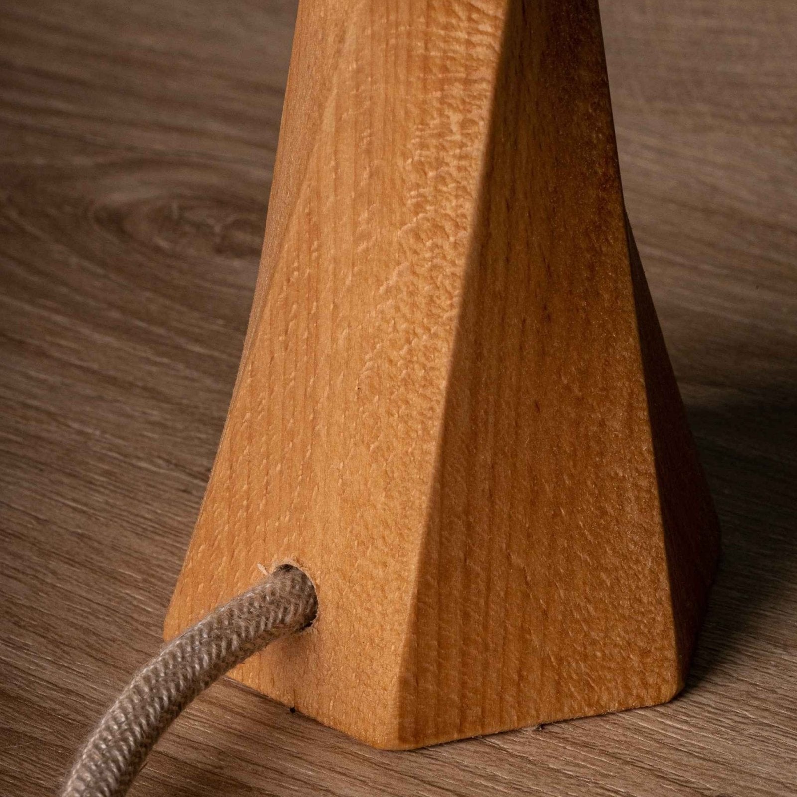 LumiWood - Lámpara de Mesa Moderna de Madera con Pantalla de Tela | Diseño Escandinavo